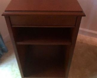 End table is yawning. How rude