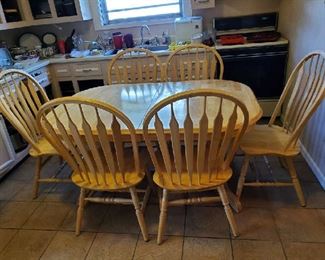 Solid Oak Dining Room Or Kitchen Table & 6 Chairs