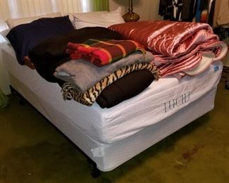 Like new full size memory foam bed
