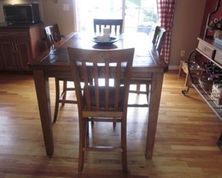 Thomasville Dining Suite