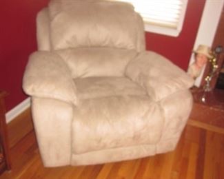 Thomasville Sectional Sofa Recliner & Lounge Chair 

