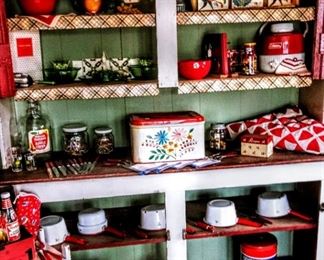 CUPBOARD OF KITCHEN ITEMS