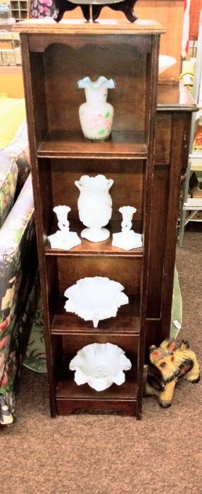 WOODEN SHELVING UNIT WITH MILK GLASS PIECES.