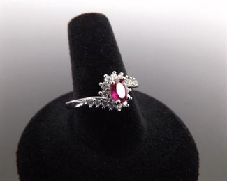 .925 Sterling Silver Garnet Crystal Ring Size 9
