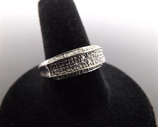 .925 Sterling Silver Crystal Accented Ring Size 9
