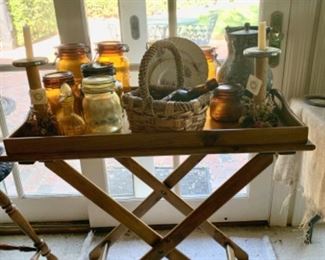 Wood folding butler's tray table