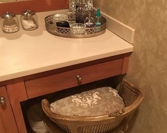 Small Make-up Chair