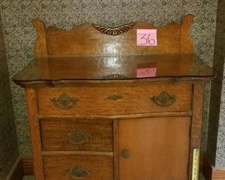 Wash Stand https://ctbids.com/#!/description/share/261598