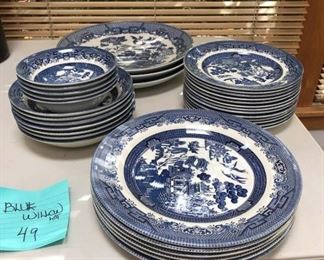 Blue Willow Dishes https://ctbids.com/#!/description/share/261624