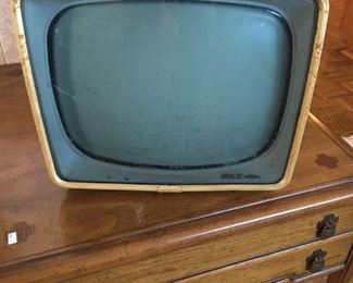 VINTAGE GE TV