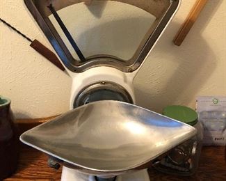 Vintage Avery Shop Scale
