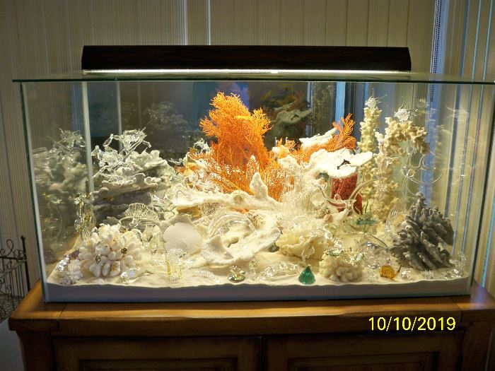 Unique Dry Aquarium - 40"x20"x20" Light and cabinet go with this Treasure.