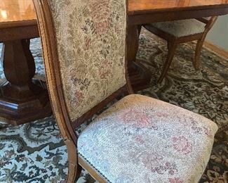 Hendredon Dining Table and chairs - Charles 10th Collection. Table is in excellent condition and comes with two extra leaves and six chairs. 