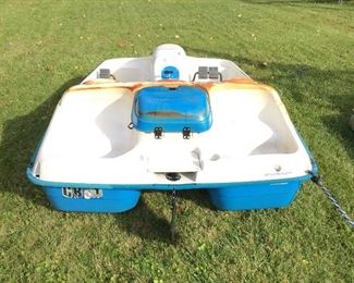 Leisure life aquatoy paddle boat - some rust as shown
