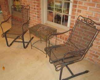 nice mesh chairs and table