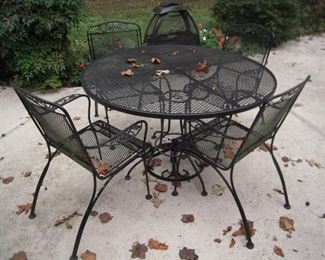 mesh table 4 chairs
