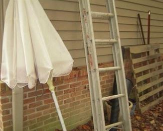 aluminum extension ladder
