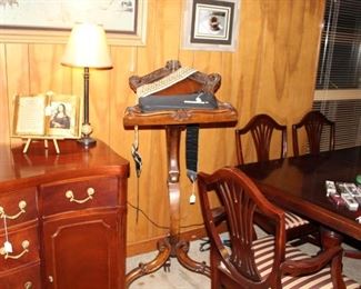 furniture Duncan Phyfe table chairs