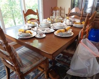 dining table w/6 chairs