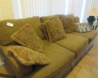 sofa w/pillows