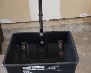 True Temper Spreader - CB1100 model