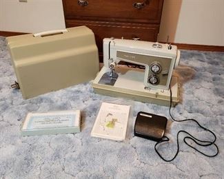 Sears Kenmore Model 1320 Zig Zag Sewing Machine