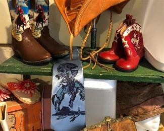 kids cowboy boots, cowboy hat, rodeo silk tie, Leather belt with Texas buckle