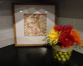 Miscellaneous floral and framed items