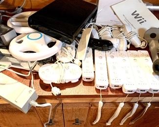 Wii game & various accessories