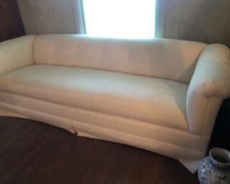 great sofa style -needs 1 foot but great otherwise 