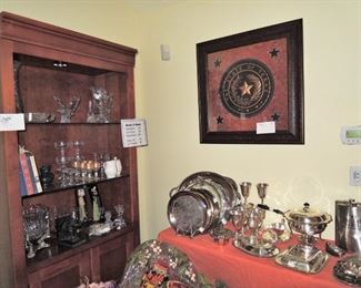 Large collection of SilverPLATE trays, platters, chaffing dishes, serving plates, candy dishes, goblets ad more. 2 HUGE flasks, Framed State of Texas Seal