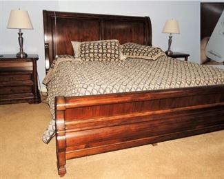 Bernhardt King size sleigh bed and 2 side -night tables. Dual adjustable Temper-Pedic bed