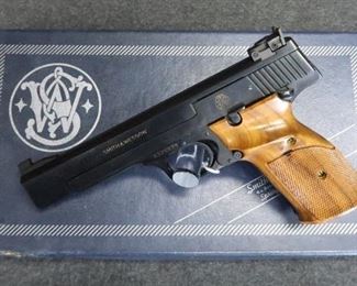Smith & Wesson Model 41, Beautiful Condition - .22LR