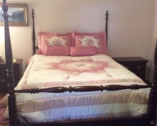 Queen Mahogany Thomasville Poster Bed.
