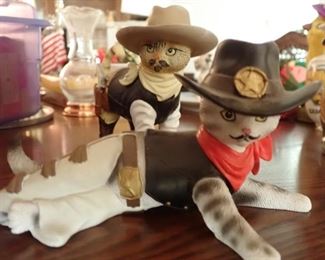 THE HAMILTON COLLECTION CATS