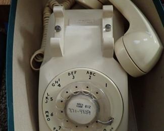 VINTAGE ROTARY PHONE
