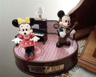 MICKY & MINNIE