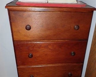 SMALL DRESSER