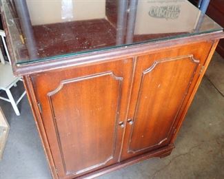 2 DOOR CABINET
