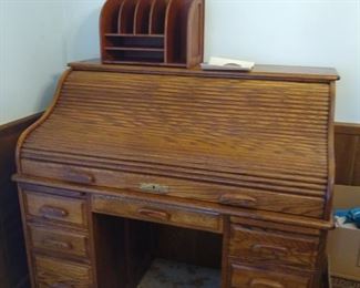 Solid Oak Roll Top Desk Bottom dollar discount $175
