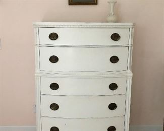 Huntly Furniture Company five drawer white chest, beautiful!