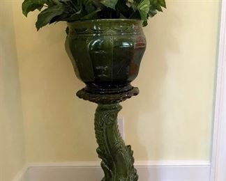 Majolica? stand and plant pot(pot does have damage) 