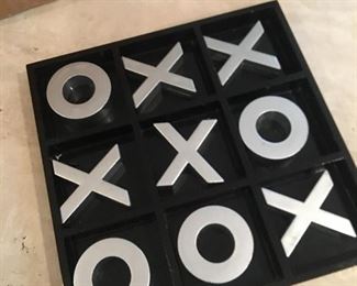 Large tic-tac toe-game