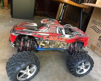 T-MaXX remote control monster truck gas powered