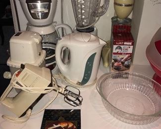 KITCHEN APPLIANCES