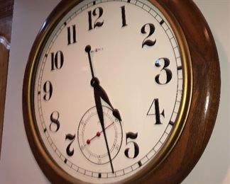 HOWARD MILLER WALL CLOCK