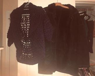 LADIES CLOTHING & OUTERWEAR