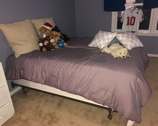QUEEN SIZE BED