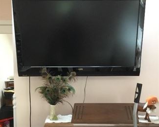 electric organ and flat screen tv