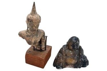 0099 Two Buddha Figures